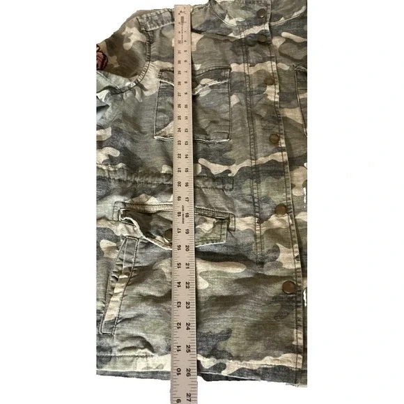 Gap Camo Utility Jacket Women's Olive Butterfly Embroidered Pockets Cinch Medium - Picture 6 of 6